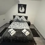 4 Denis 3 Apartment