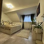 4 Denis 3 Apartment *