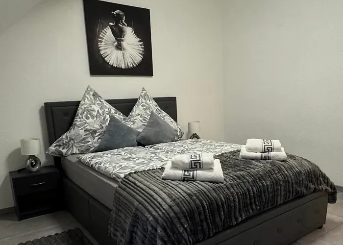 דירה 4 Denis 3 *