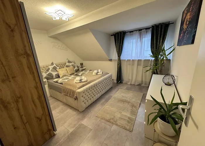 4 Denis 3 דירה *