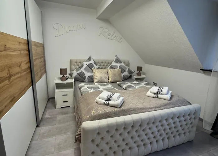 4 Denis 3 דירה אוברווסל