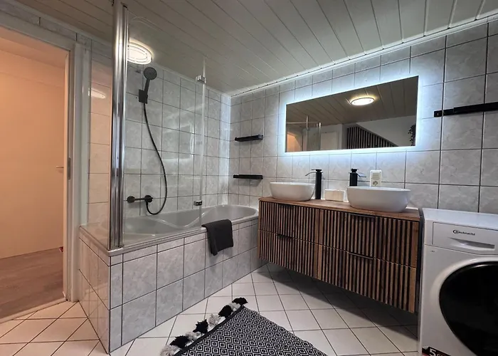 4 Denis 3 אוברווסל