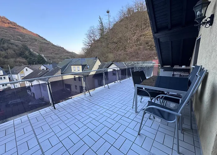 4 Denis 3 אוברווסל